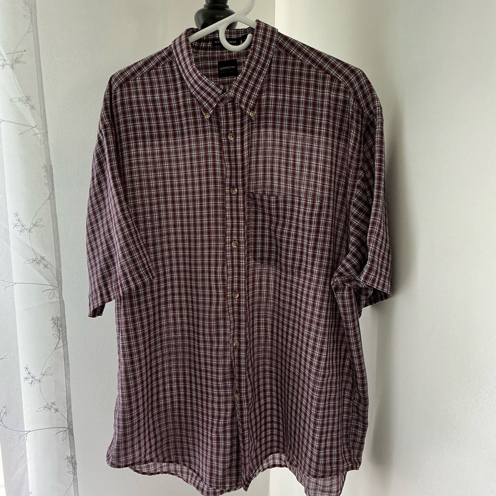 Arrow Men’s XL Red Black Checkered Wrinkle-Free Short Sleeve Button-Up Shirt